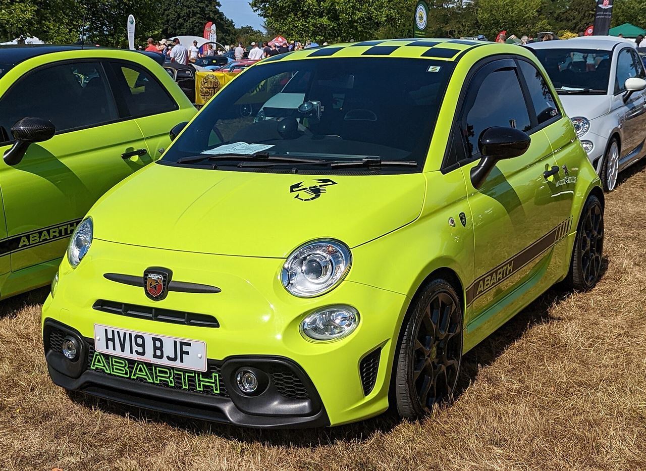 Abarth 595 – 1,4 Turbo – 165 ch — photo 4 : 2019 Abarth 595 Competizione