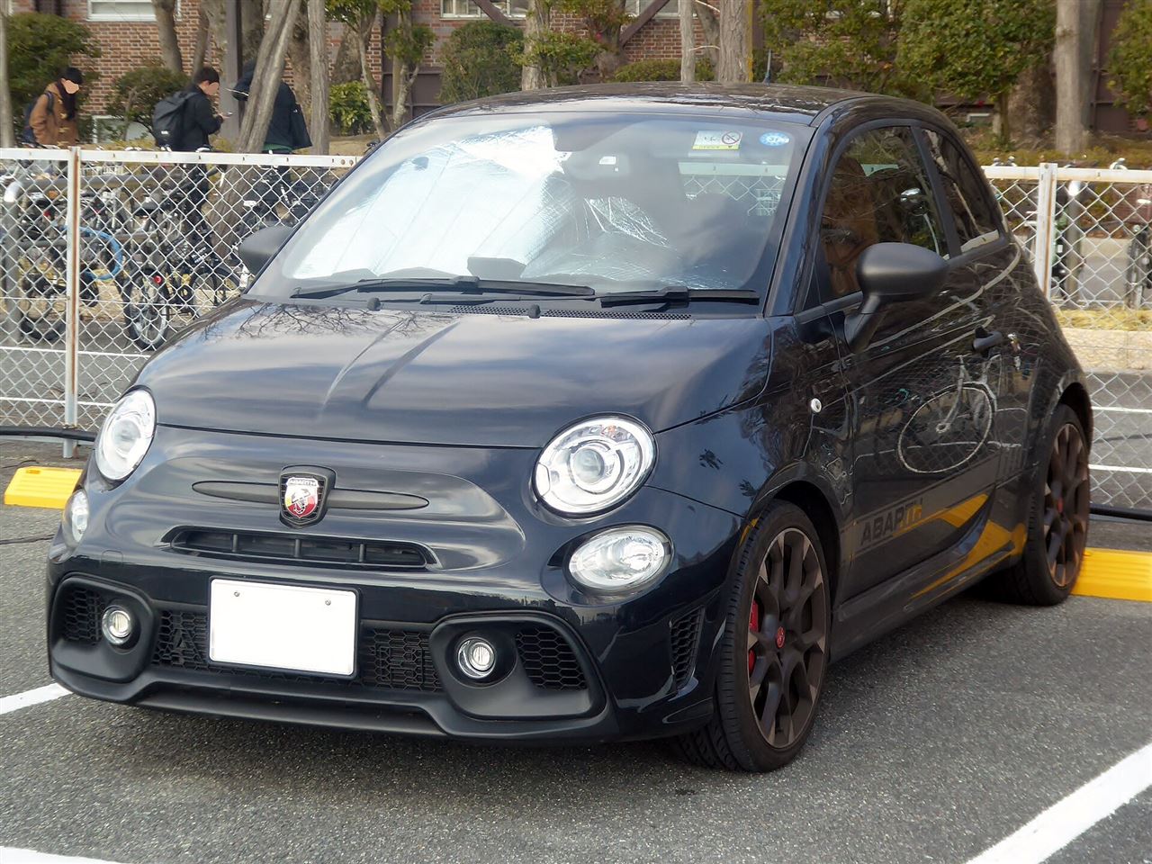 Abarth 595 – 1,4 Turbo – 165 ch — photo 5 : ABARTH 595 competizione (ABA-31214T) front