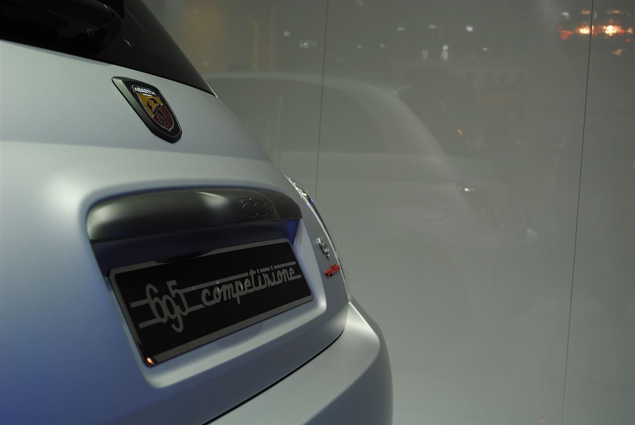 Abarth 695 695C – 1,4 Turbo – 180 ch — photo 3 : Abarth 695 Competizione (6143612491)