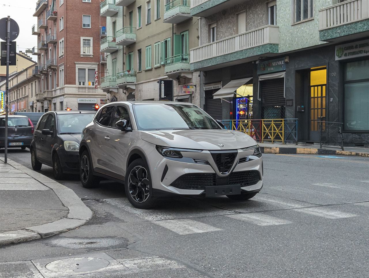 Alfa Romeo JUNIOR IBRIDA 145 CH — photo 2 : Alfa Romeo Junior