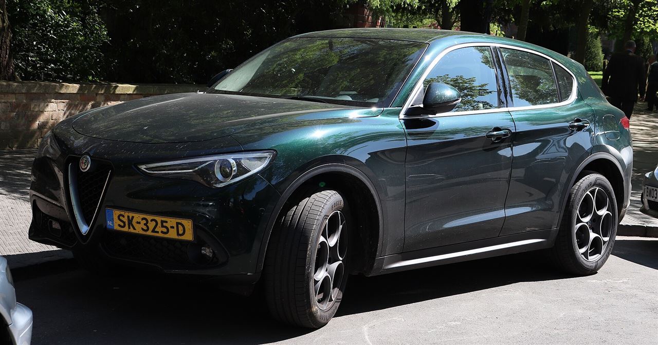 Alfa Romeo STELVIO ÉDITION LIMITÉE LEIL — photo 2 : 2018 Alfa Romeo Stelvio 2.1 (1)
