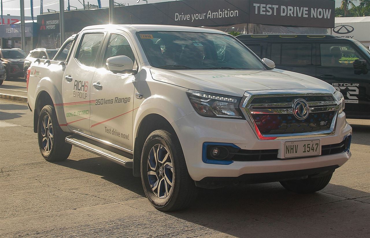 Dongfeng RICH 6 PICK-UP DOUBLE CABINE 4x4 — photo 4 : Dongfeng Rich 6 EV test drive unit front