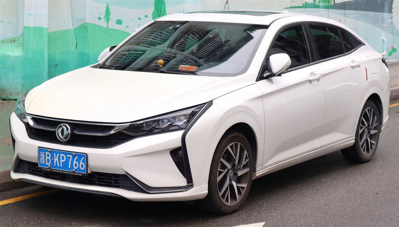 Dongfeng SHINE STYLE 1.5L MACH POWER 6DCT — photo 1 : 2019 Dongfeng Aeolus Yixuan (front)