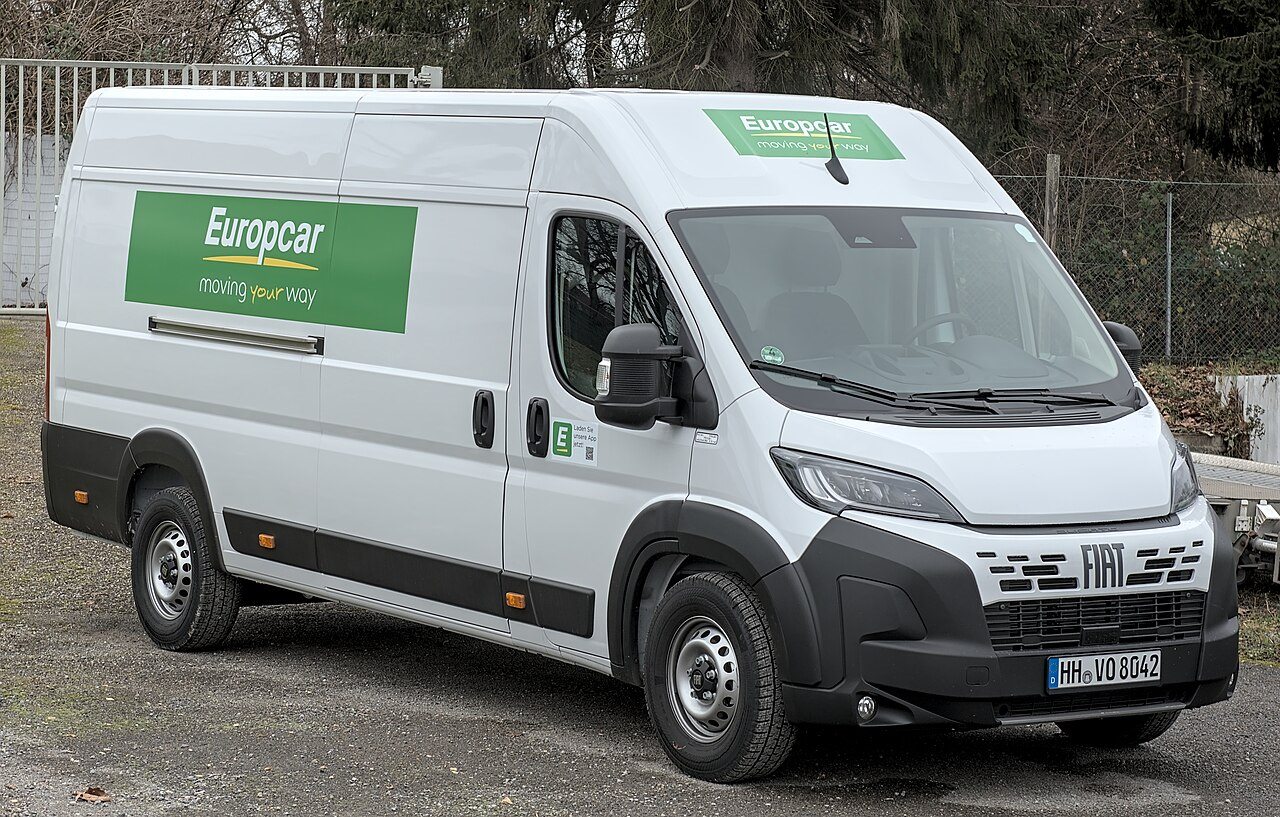 Fiat DUCATO – L2H2 — photo 1 : Fiat Ducato Fourgon actuel — vue avant trois-quarts