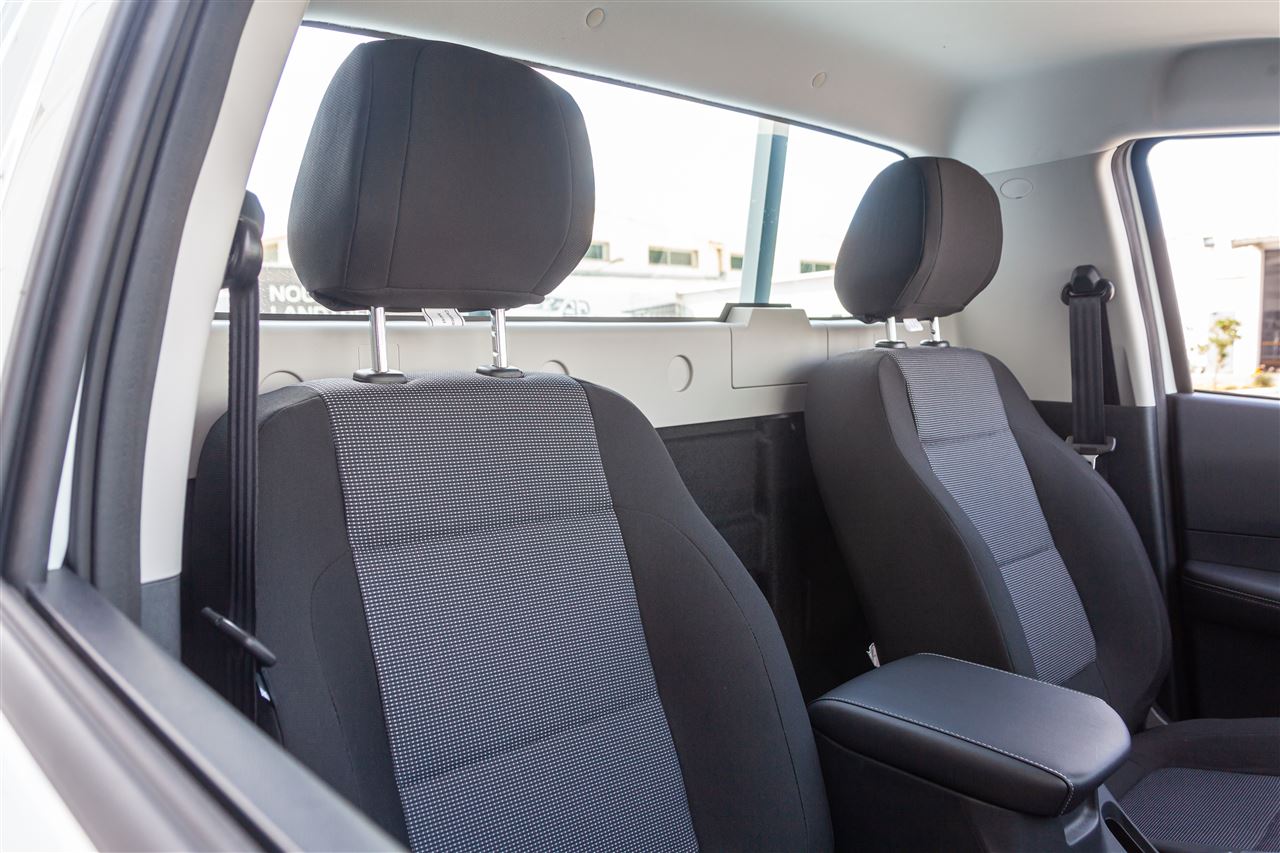 Fiat TITANO – Simple cabine — photo 4 : Fiat Titano Simple Cabine — habitacle deux places