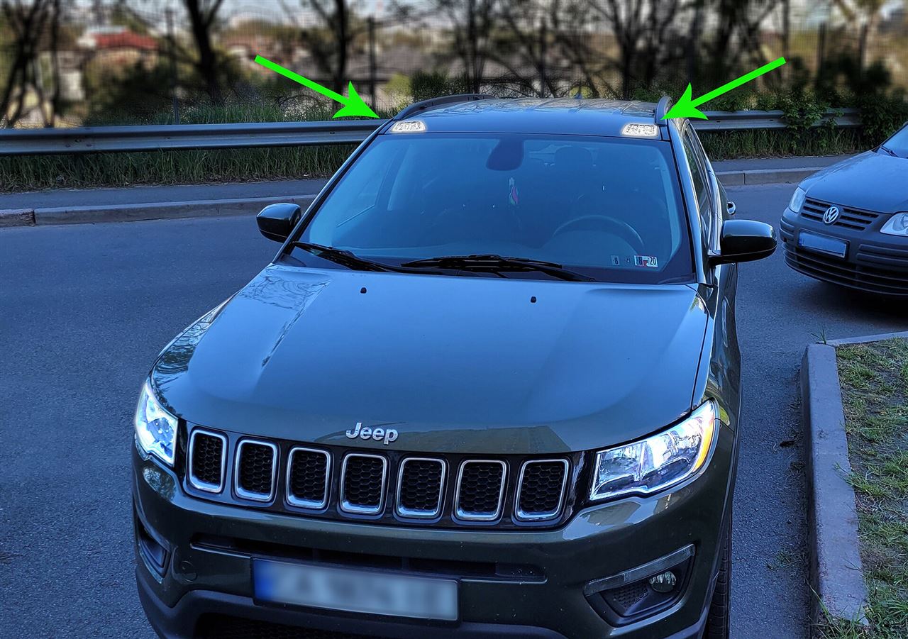 Jeep COMPASS e-HYBRID 145 CH — photo 1 : Jeep Compass — feu de jour avant (photo Vadim Chuprina)