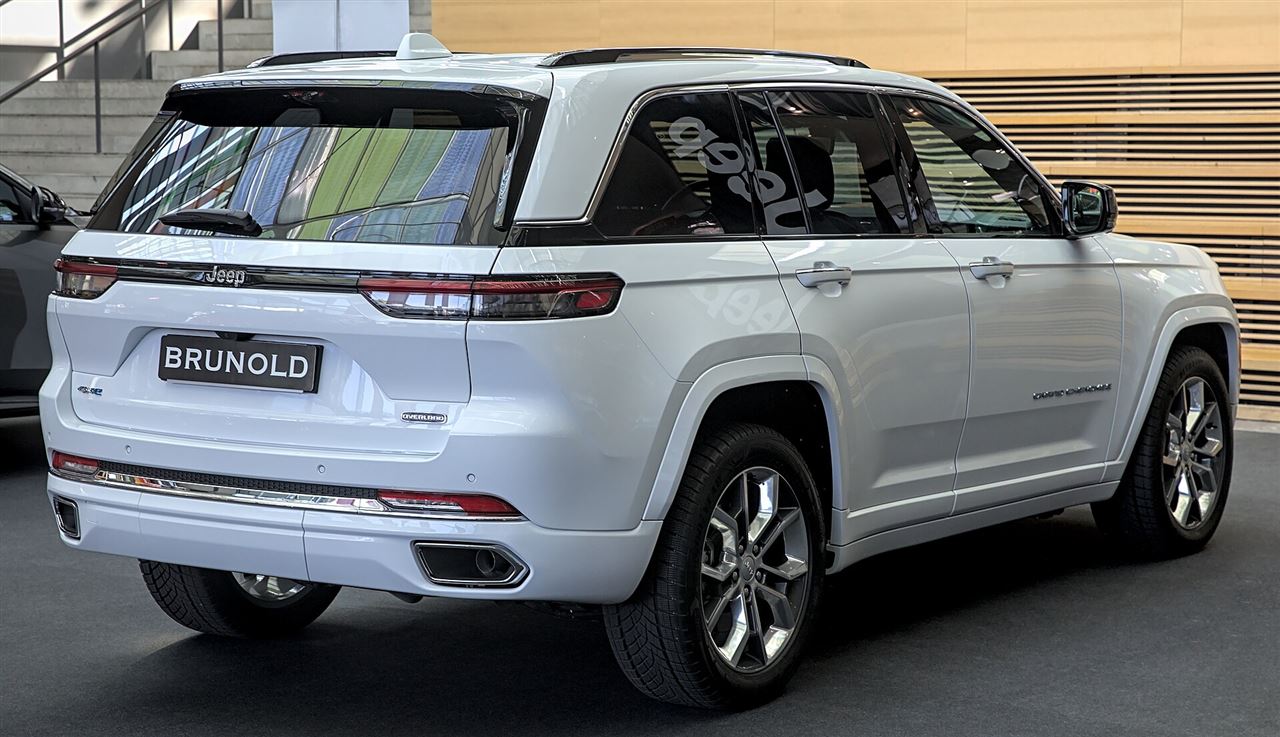 Jeep GRAND CHEROKEE 2.0 PHEV 380 CH 4xe — photo 1 : Jeep Grand Cherokee (WL) 4xe 1X7A0008