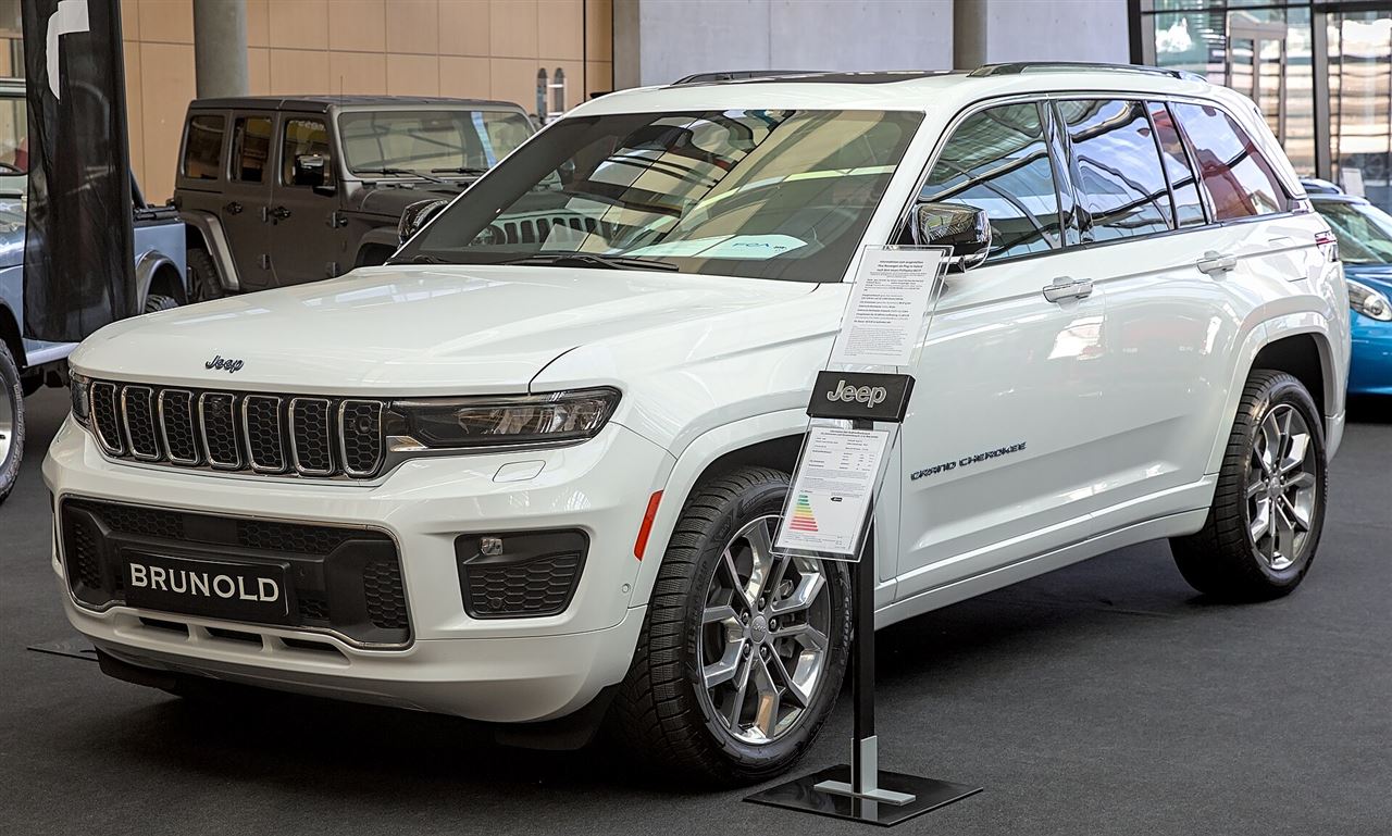 Jeep GRAND CHEROKEE 2.0 PHEV 380 CH 4xe — photo 2 : Jeep Grand Cherokee (WL) 4xe 1X7A0011
