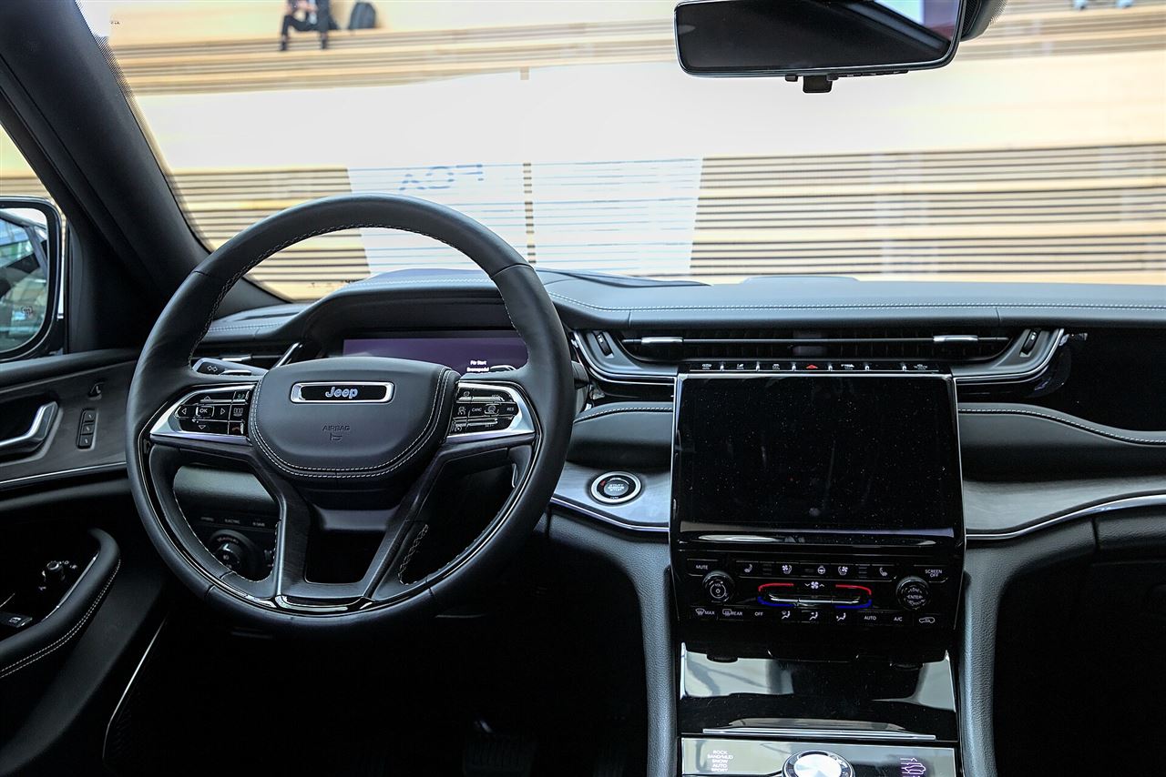 Jeep GRAND CHEROKEE 2.0 PHEV 380 CH 4xe — photo 3 : Jeep Grand Cherokee (WL) 4xe 1X7A0014